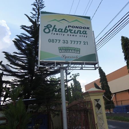 Shabrina Homestay Syariah Kalasan Bagian luar foto