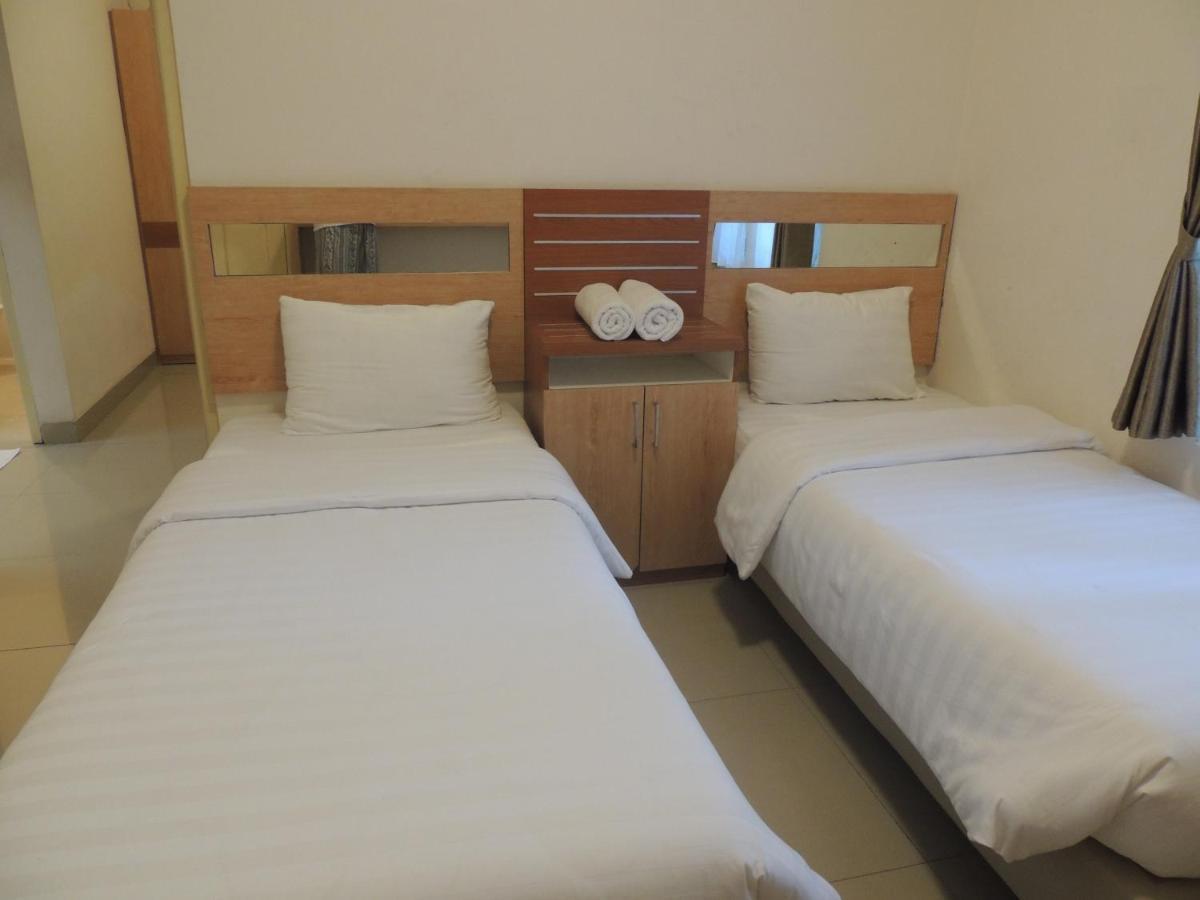 Shabrina Homestay Syariah Kalasan Bagian luar foto