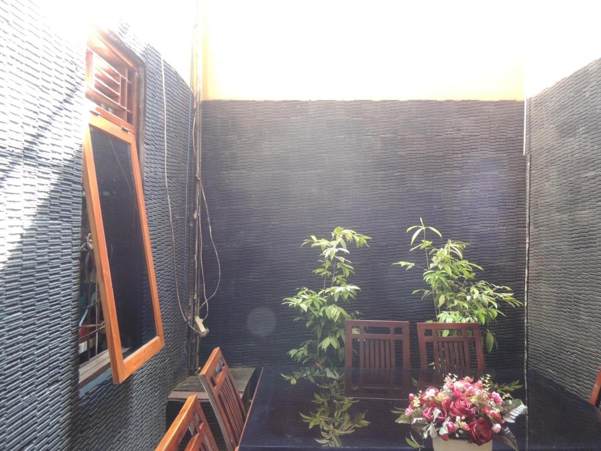 Shabrina Homestay Syariah Kalasan Bagian luar foto