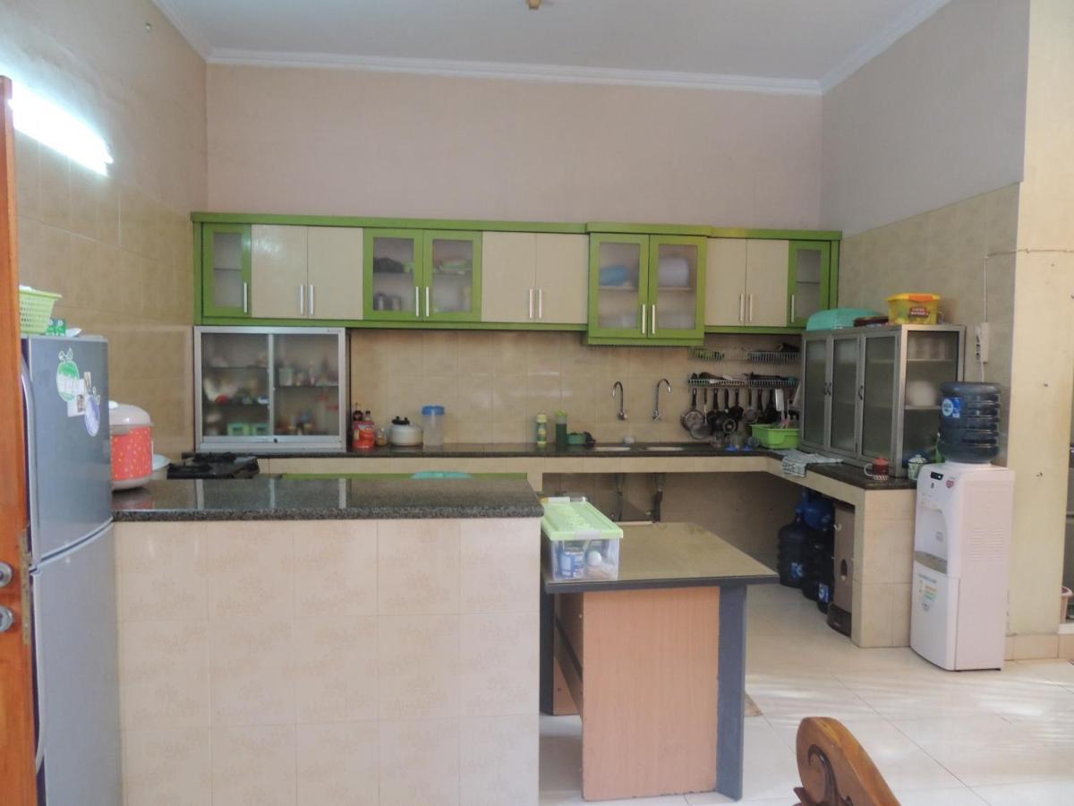 Shabrina Homestay Syariah Kalasan Bagian luar foto