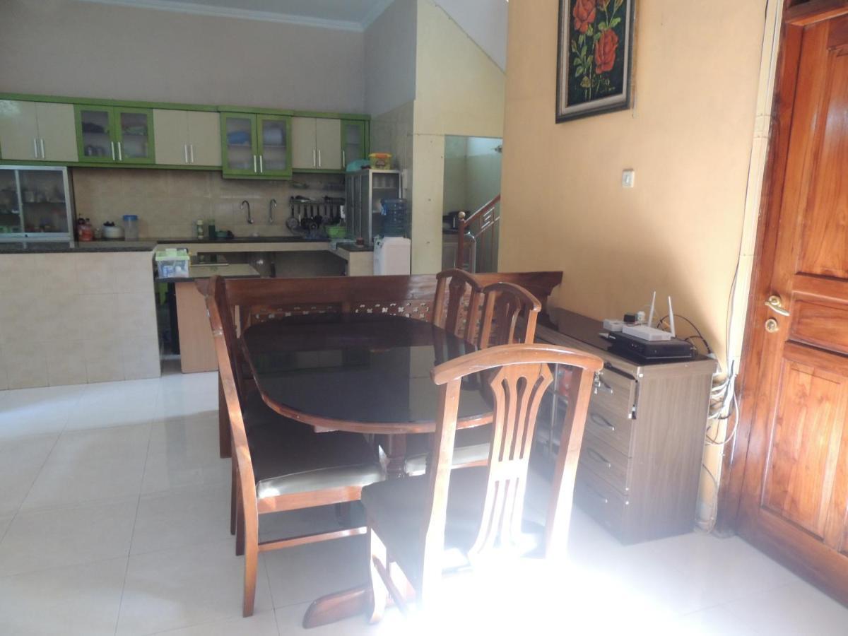 Shabrina Homestay Syariah Kalasan Bagian luar foto