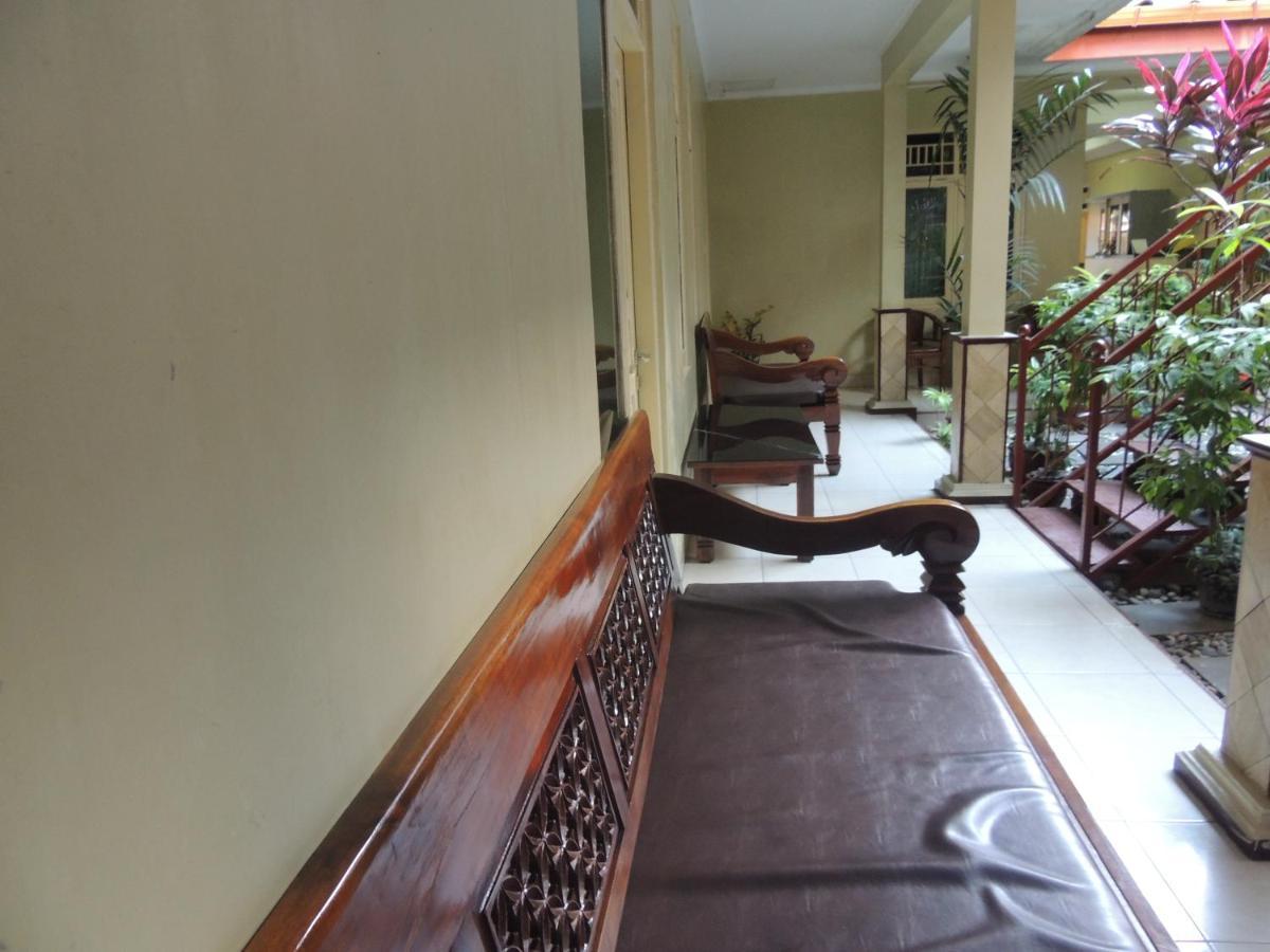 Shabrina Homestay Syariah Kalasan Bagian luar foto